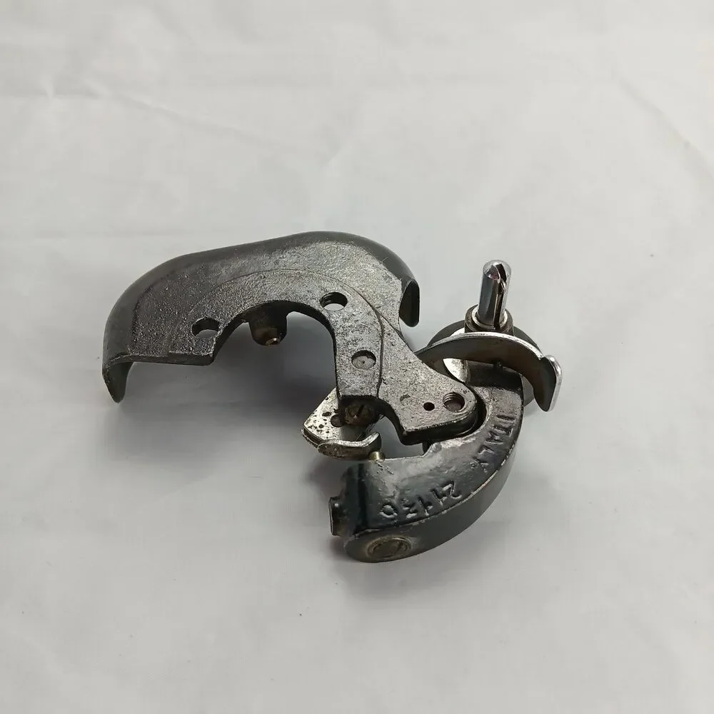 Sewing Machine Bobbin Winder Italy 21136 Unknow Brand